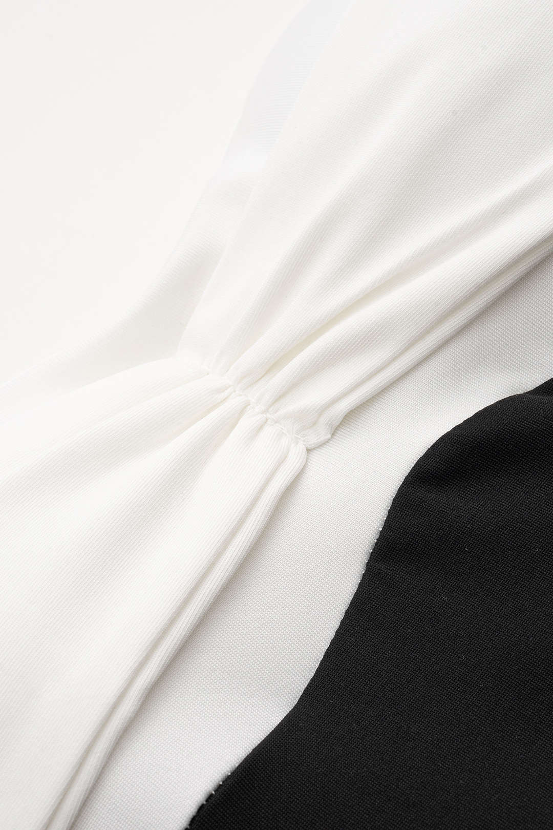 Contrast Halter Maxi Dress – Stylish, Sophisticated and Perfect for Summer Evenings