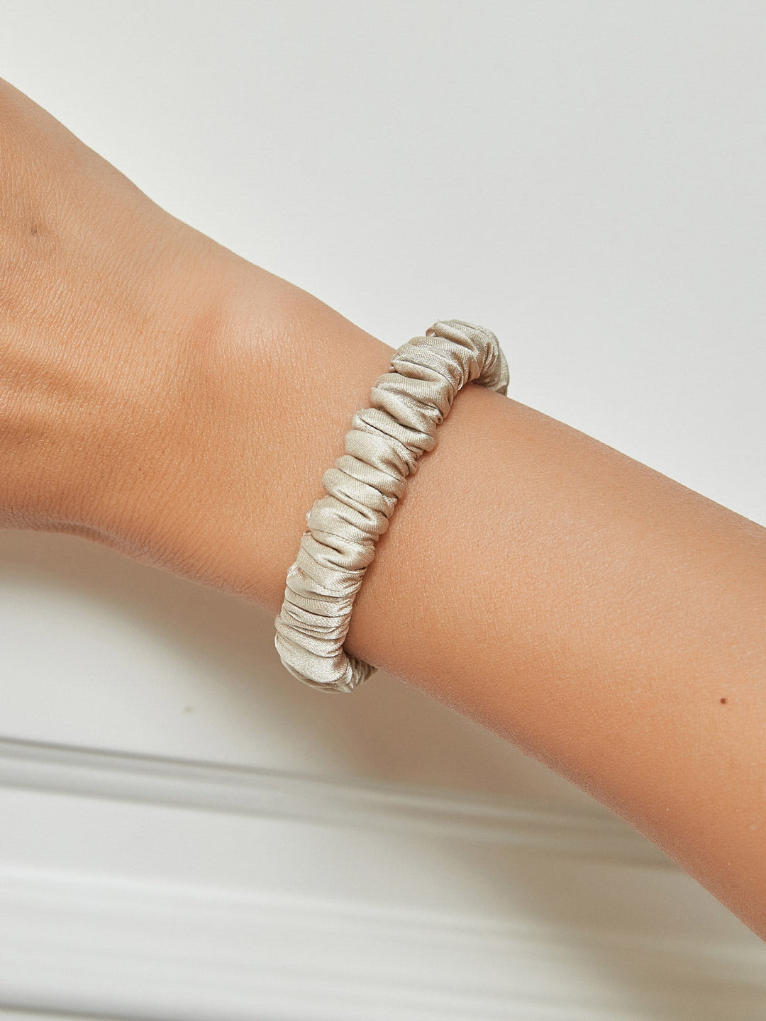 Arabelle - Delicate Stretch Design Women's Scrunchie