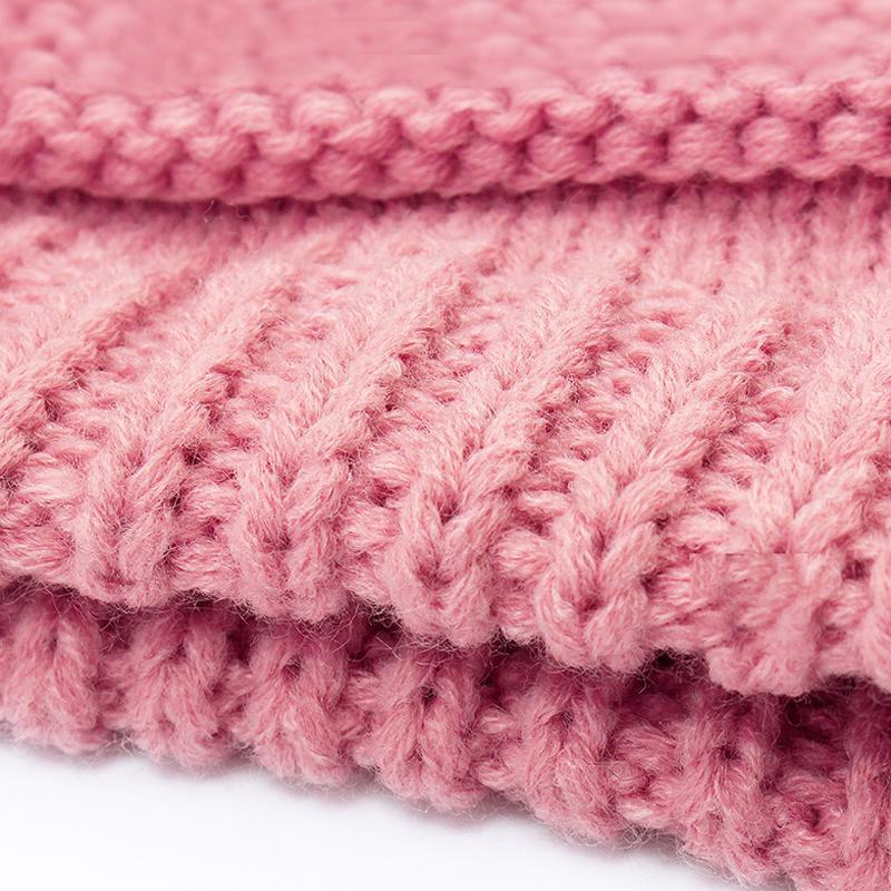 Knitted Hat with Ponytail Opening | Ideal for the Cold Season