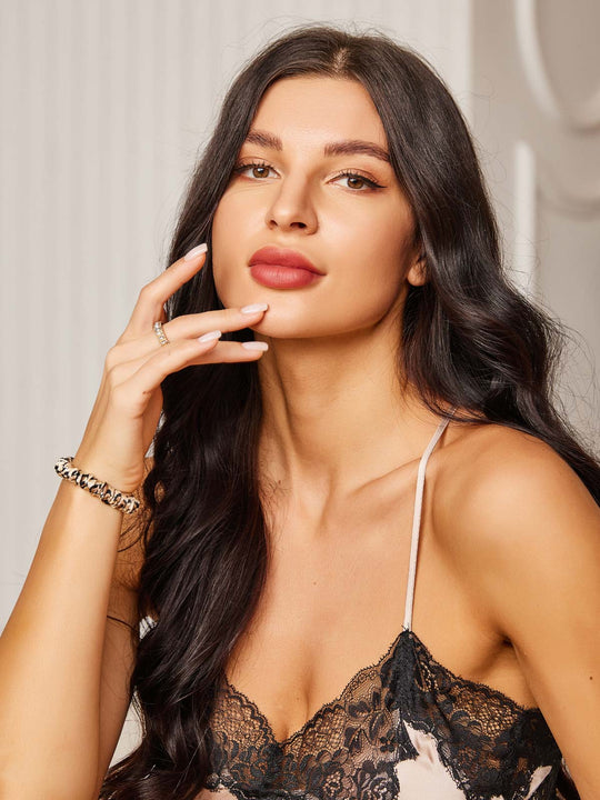 Arabelle - Delicate Stretch Design Women's Scrunchie