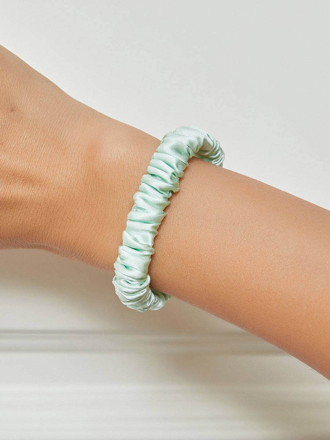 Arabelle - Delicate Stretch Design Women's Scrunchie