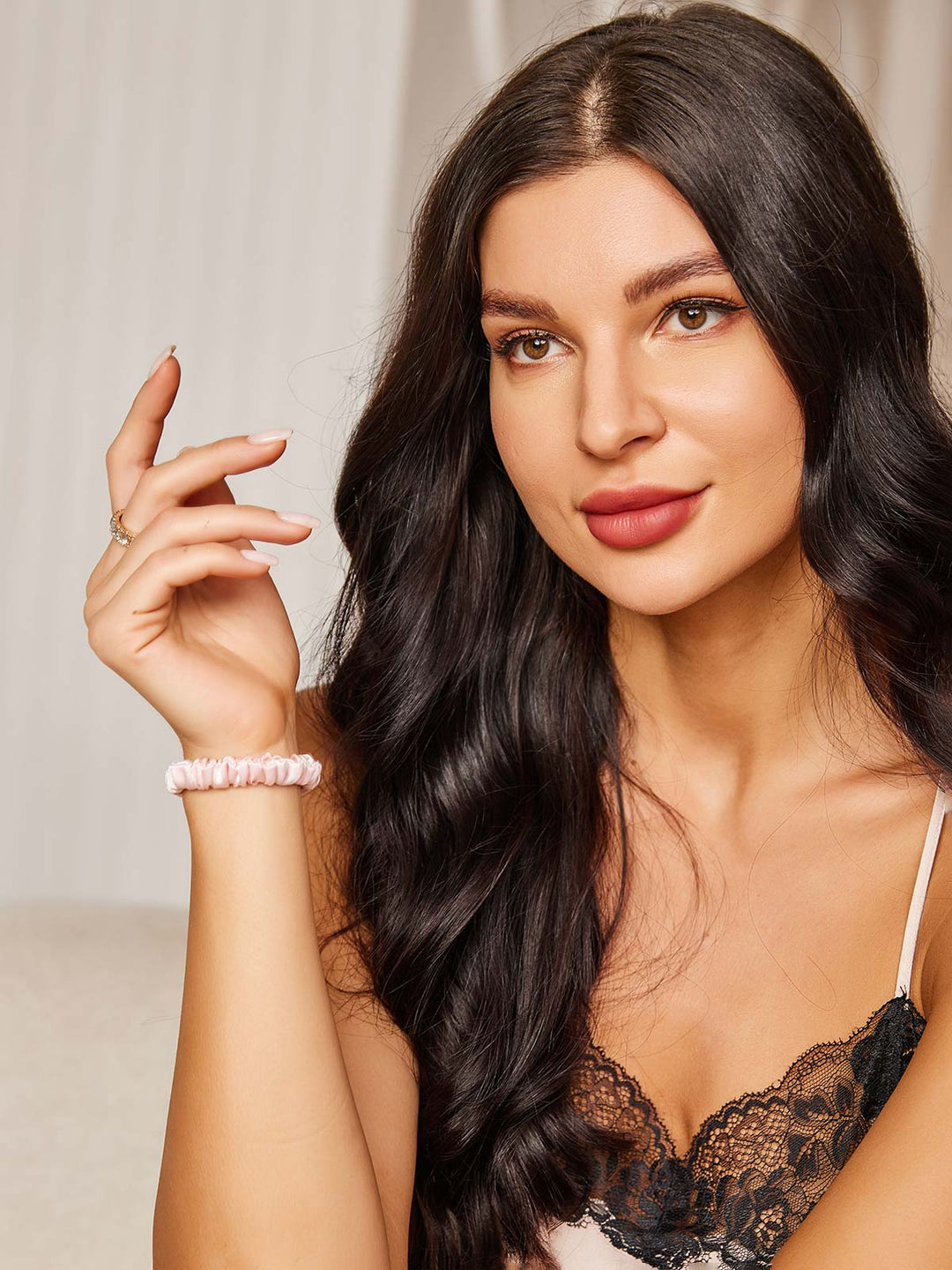 Arabelle - Delicate Stretch Design Women's Scrunchie