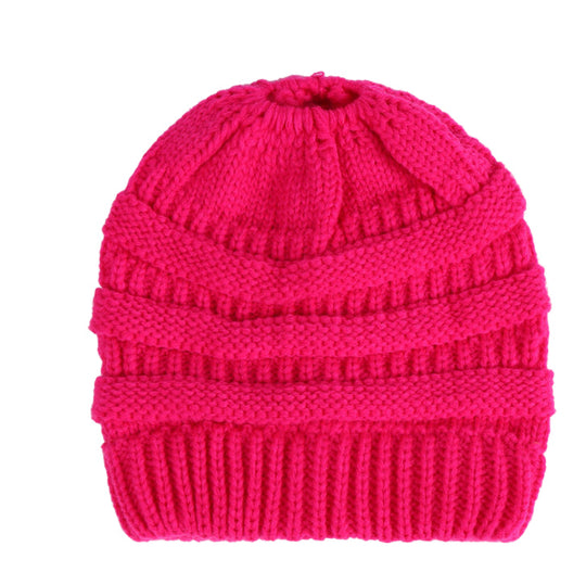 Knitted Hat with Ponytail Opening | Ideal for the Cold Season