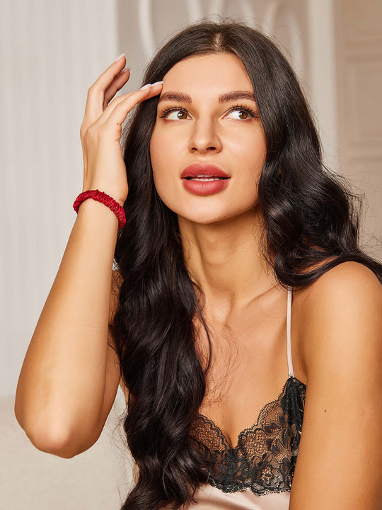 Arabelle - Delicate Stretch Design Women's Scrunchie