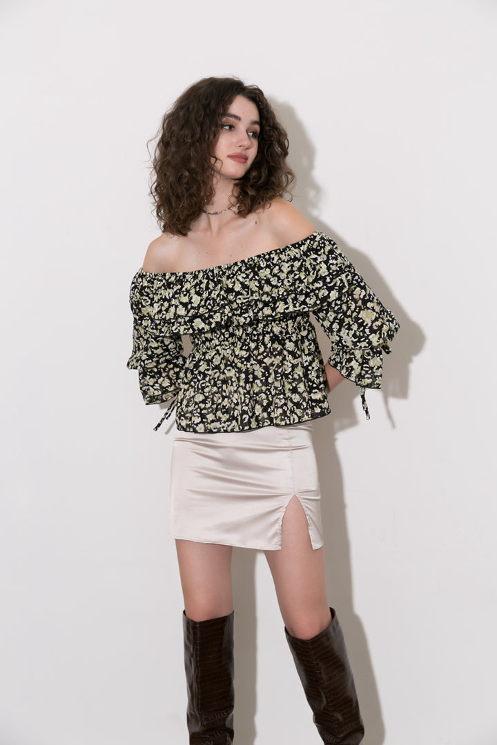 Sophia - Chic and Airy Chiffon Off Shoulder Peplum Top