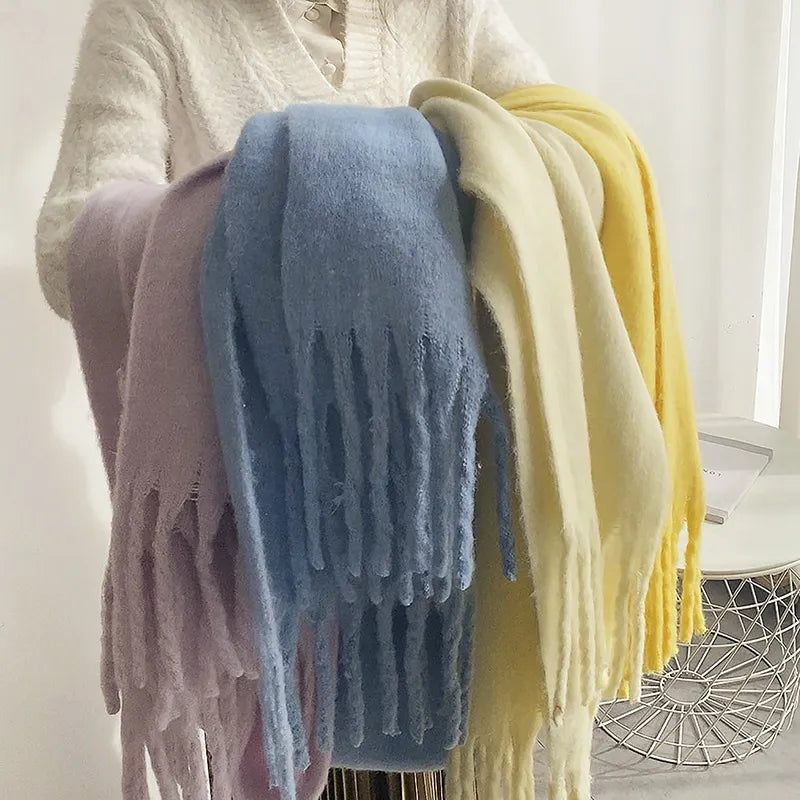 Long Winter Scarf with Smooth Finish for Women | Ideal for the Cold Season