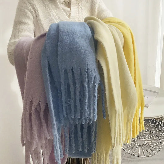 Long Winter Scarf with Smooth Finish for Women | Ideal for the Cold Season