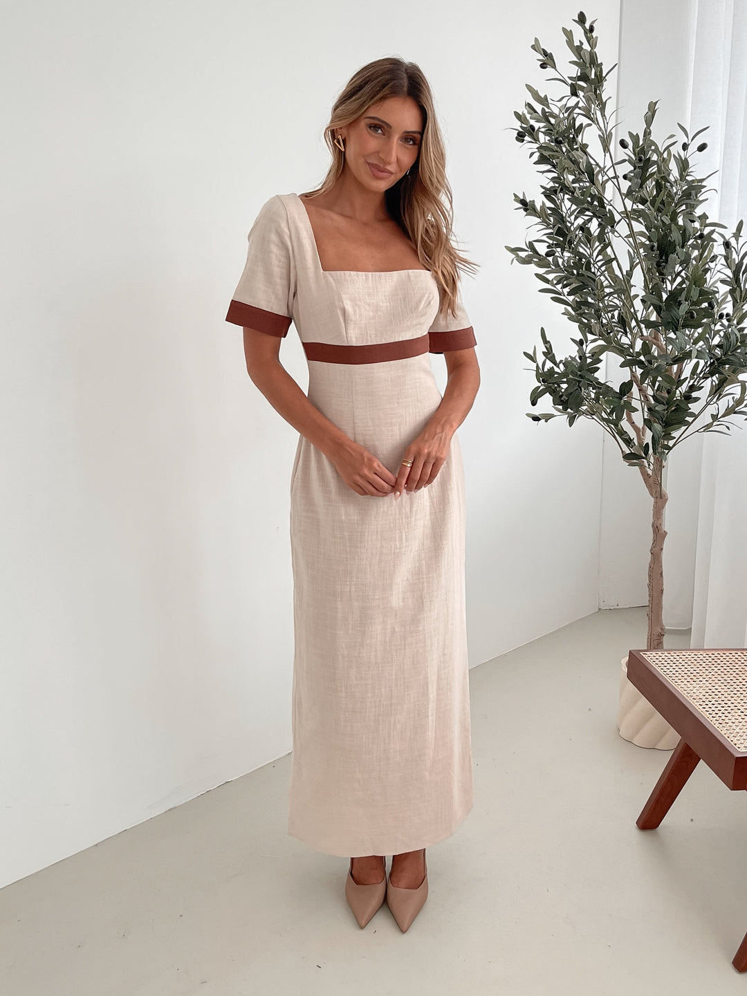 Dames | Adrianne Jurk | Vierkante Halslijn | Korte Mouwen | Rechte Rok | Maxi Lengte