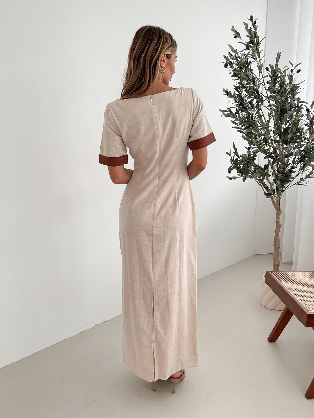 Dames | Adrianne Jurk | Vierkante Halslijn | Korte Mouwen | Rechte Rok | Maxi Lengte