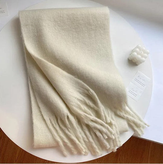 Long Winter Scarf with Smooth Finish for Women | Ideal for the Cold Season