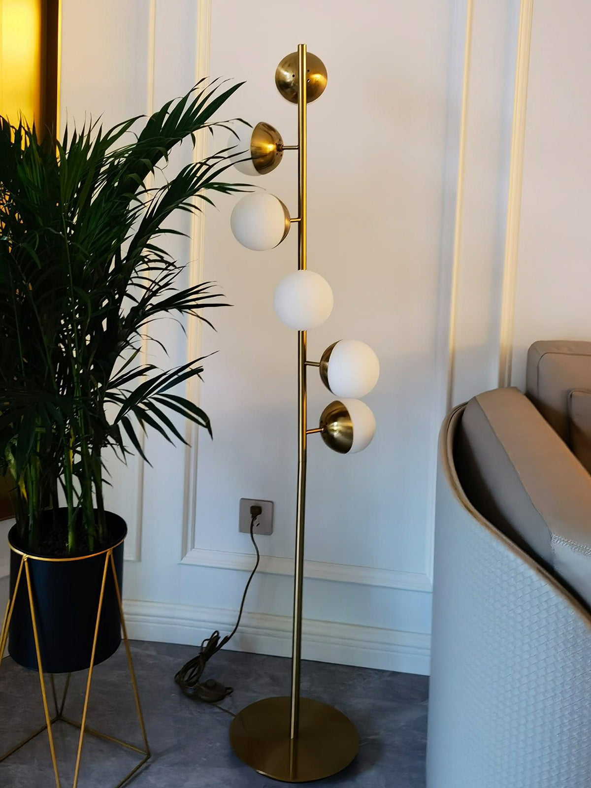 Doppler LED Floor Lamp