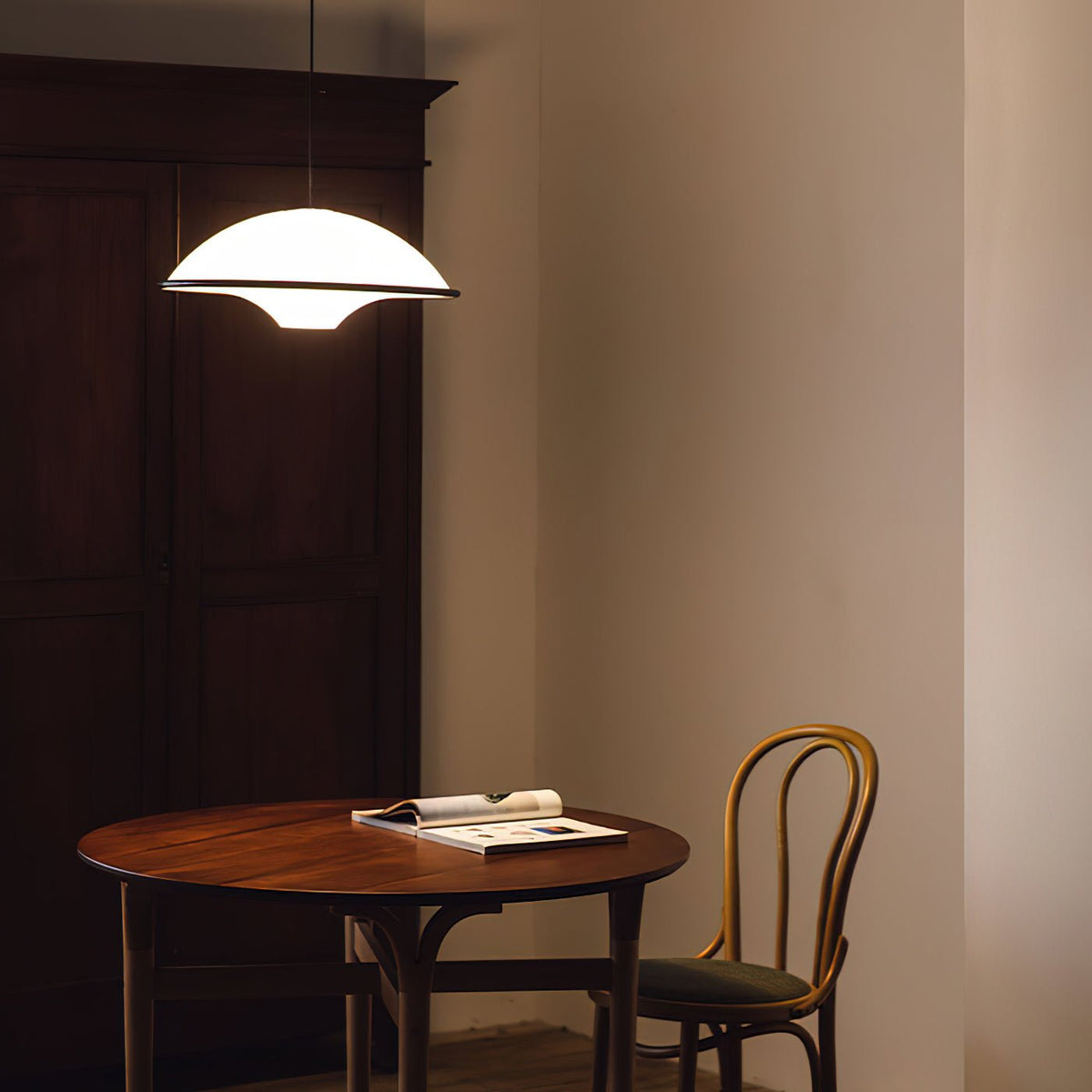 Modern UFO Pendant Lamp Minimalist Ceiling Light | Acrylic & Metal | E26 E27 LED Compatible | Adjustable Hanging Light