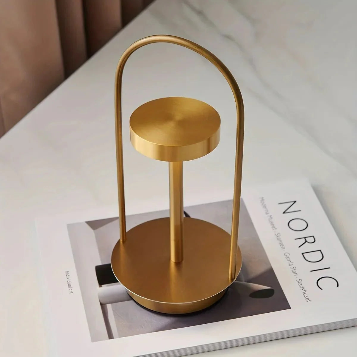Estraglo | LED Table Lamp