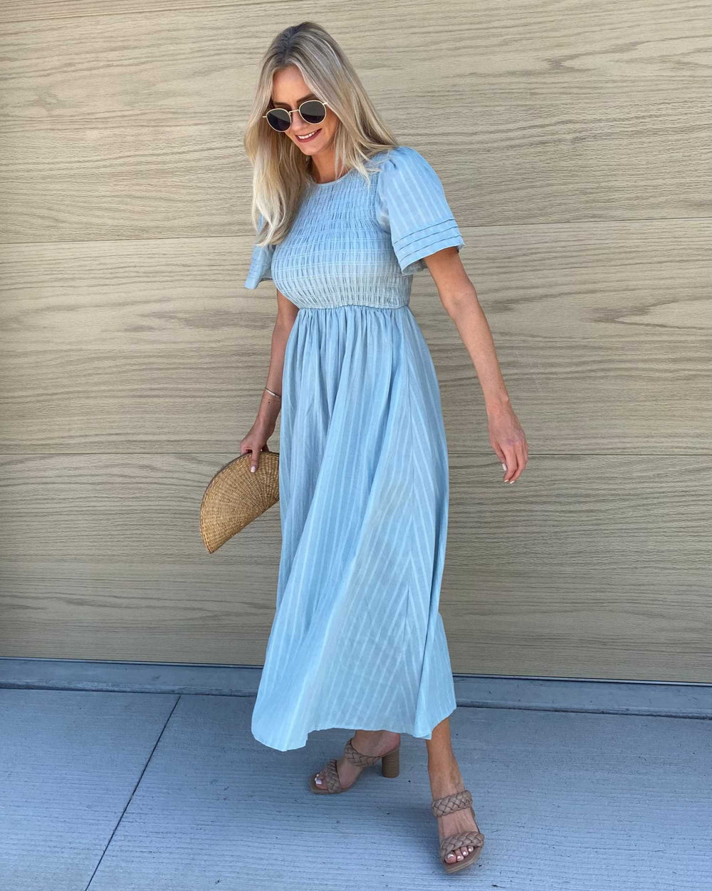 Dames | Iolana Jurk | Salie | Ronde Halslijn | Korte Mouwen | Midi Lengte