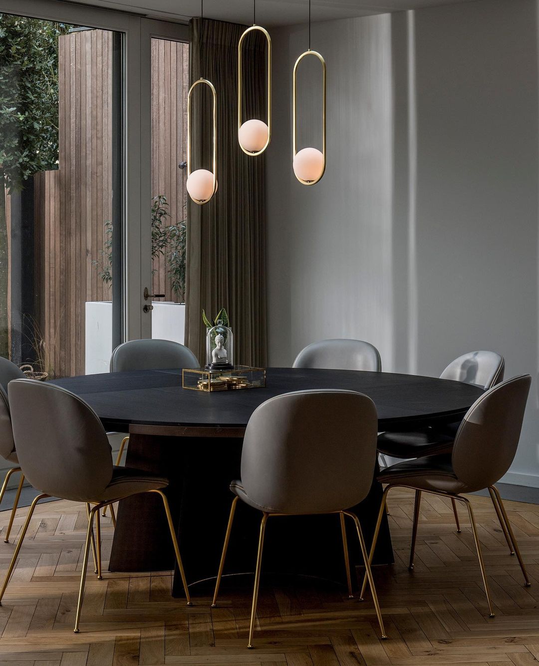 Mila Pendant Lamp Modern Glass Design | Elegant Hanging Ceiling Light | Metal Frame | E14 LED Edison Bulb | Oval & Round Sizes