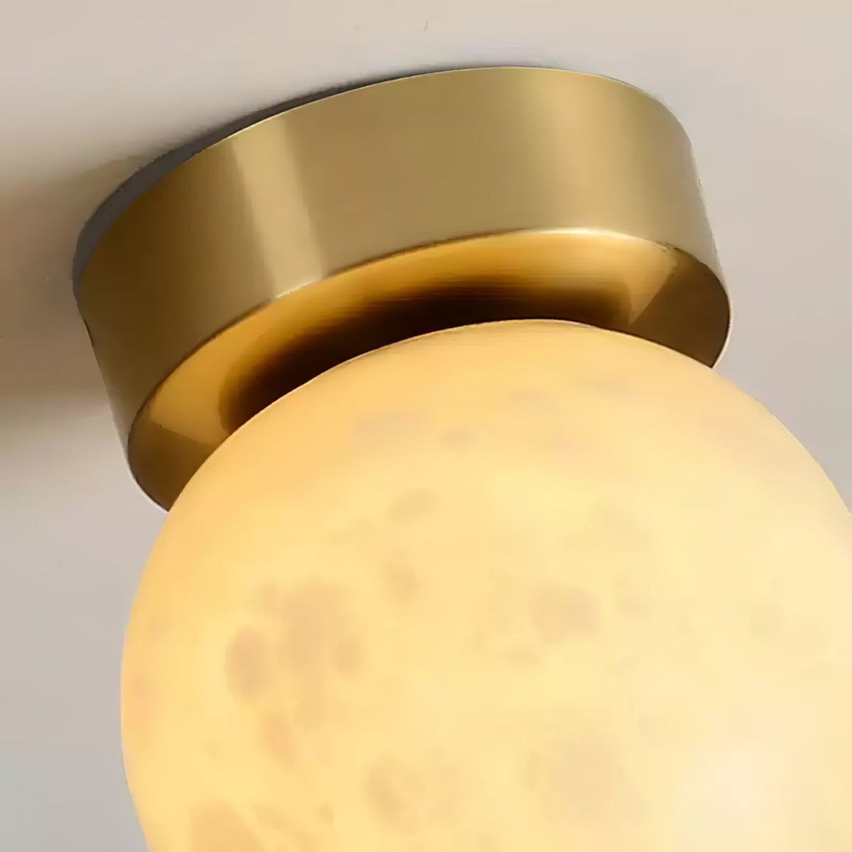 Modern Moon Alabaster Ceiling Lamp LED | Brass Round Flush Mount Light | 3 Color Temperature Indoor Ceiling Fixture Ø15cm