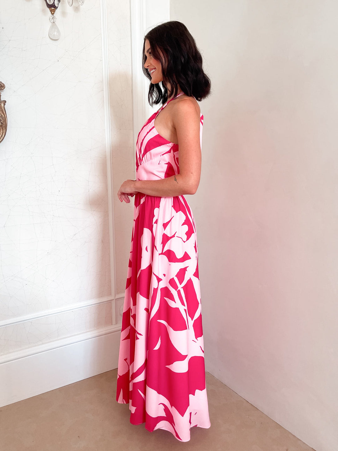 Dames | Nyra Jurk | Rode Bloemen | Halternek | Vloeiende Rok | Maxi Lengte