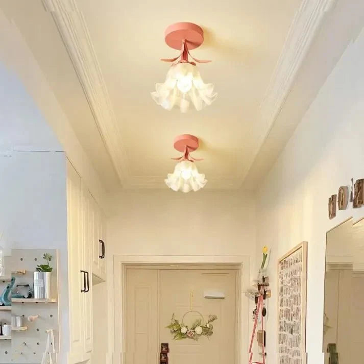 Simple Tiffany Ceiling Lamp with Mini Flowers