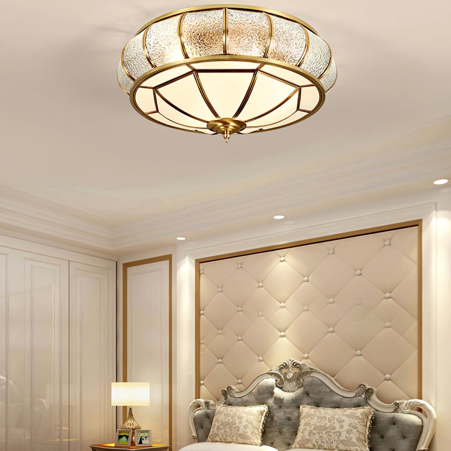 Round Glass Ceiling Lamp with Texture