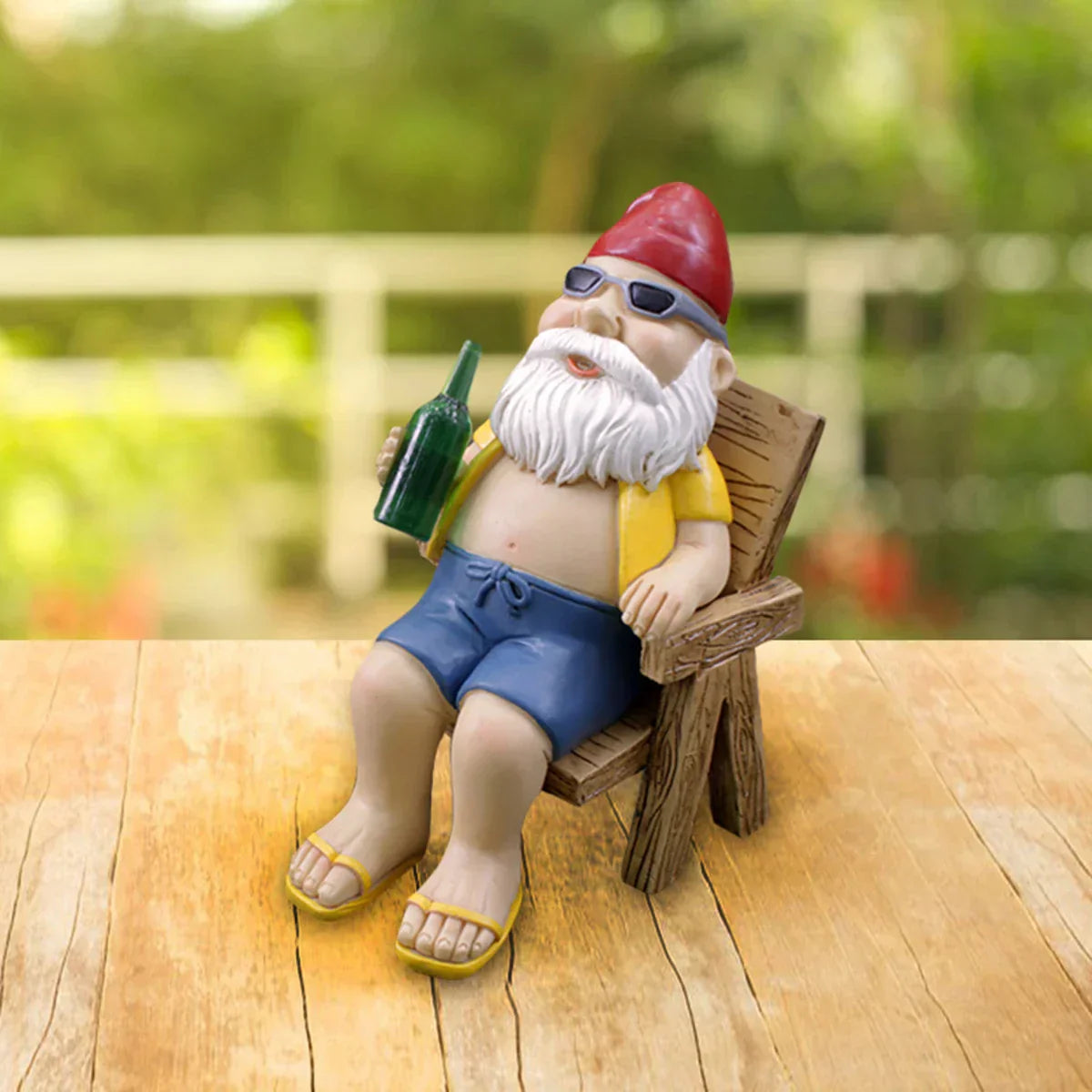 Tuin Kabouter Zonnebadende Beeldje met Ligstoel voor Tuin & Terras | Weerbestendige Hars Tuin Decoratie | Zomer Buiten Ornament