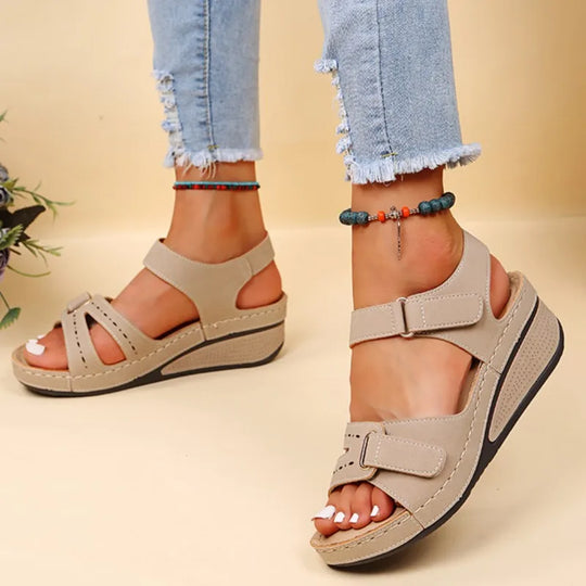 Women's platform sandals with adjustable straps