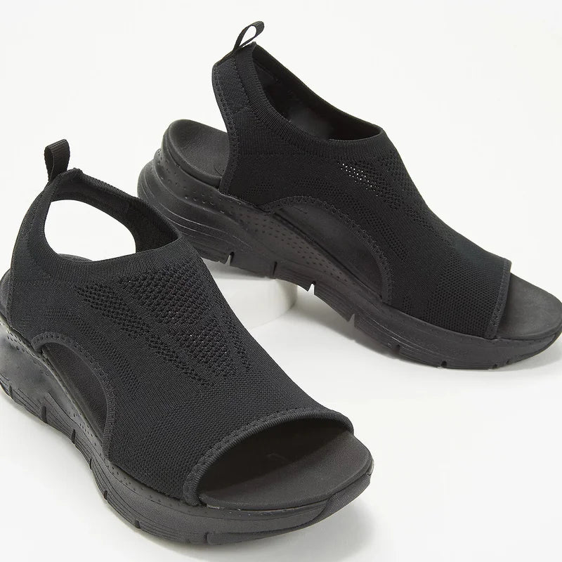 Women's sporty orthopedic sandals with breathable material