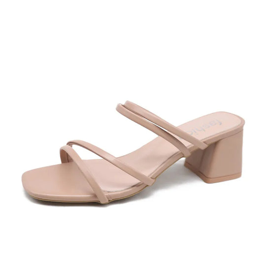 Elegant women's sandals with heel and a multi-strap design