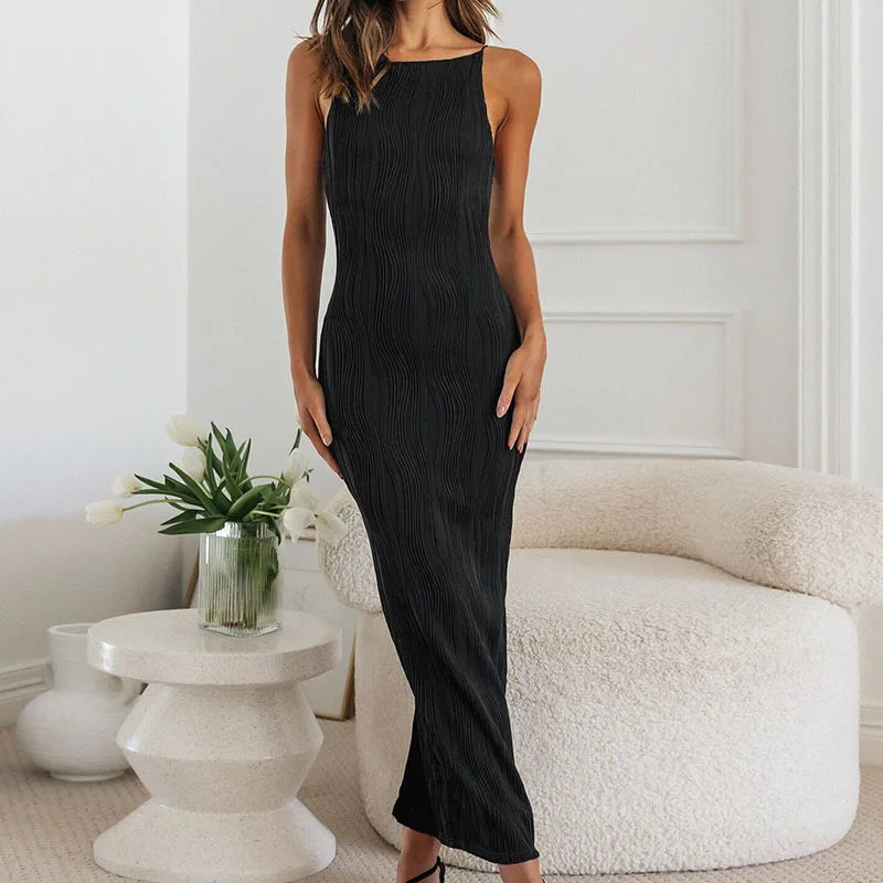 Elegant maxi dress with textured fabric