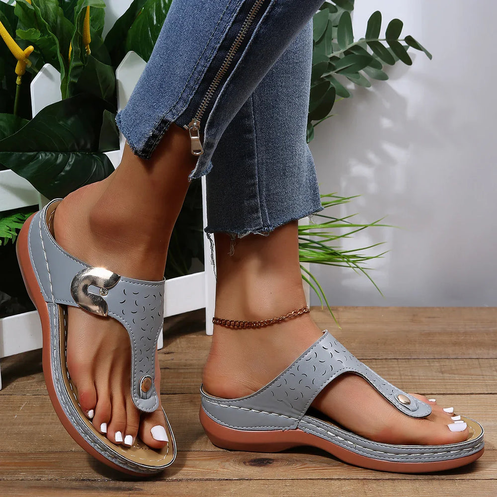 Women's orthopedic sandals with metallic finish
