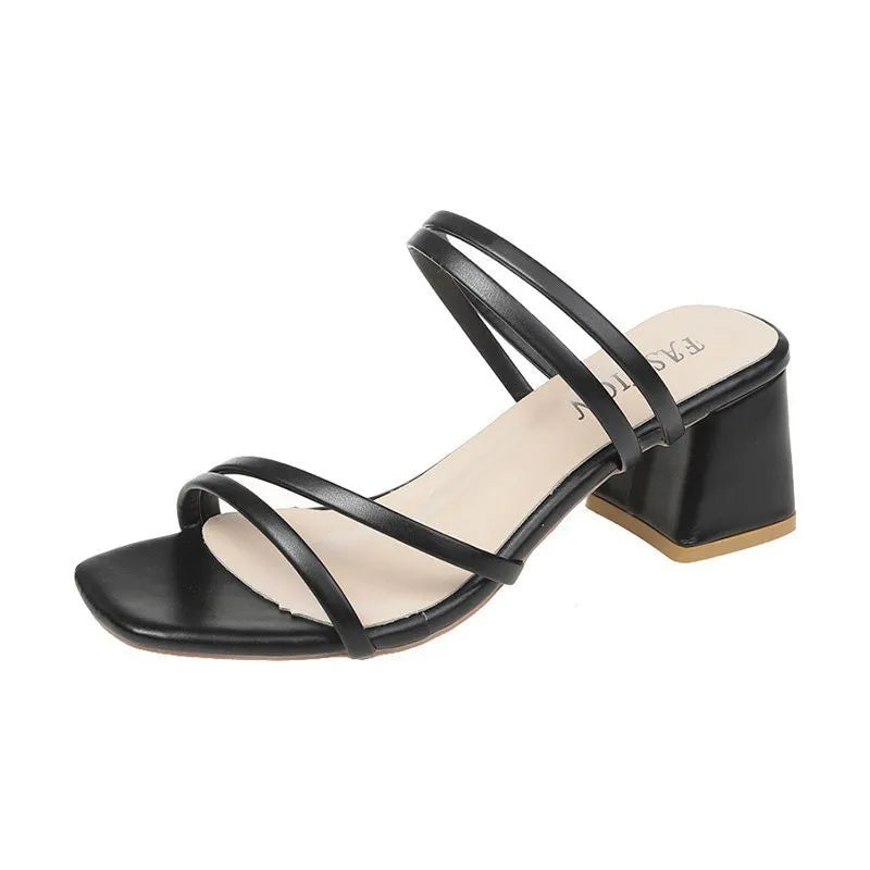 Elegant women's sandals with heel and a multi-strap design