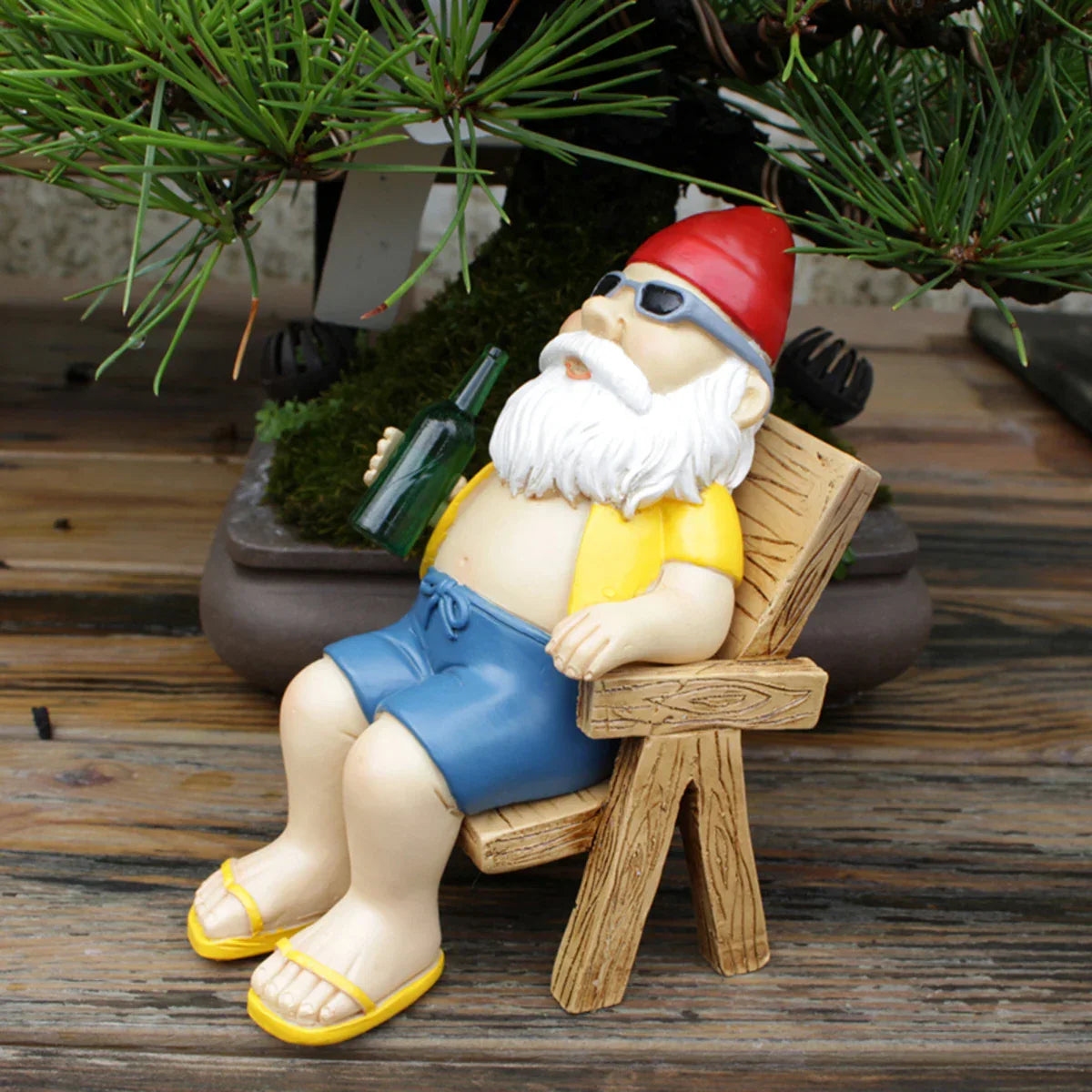Tuin Kabouter Zonnebadende Beeldje met Ligstoel voor Tuin & Terras | Weerbestendige Hars Tuin Decoratie | Zomer Buiten Ornament