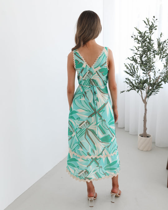 Dames | Sariyah Jurk | Groene Print | Diepe Halslijn | Strik Op Rug | Maxi Lengte