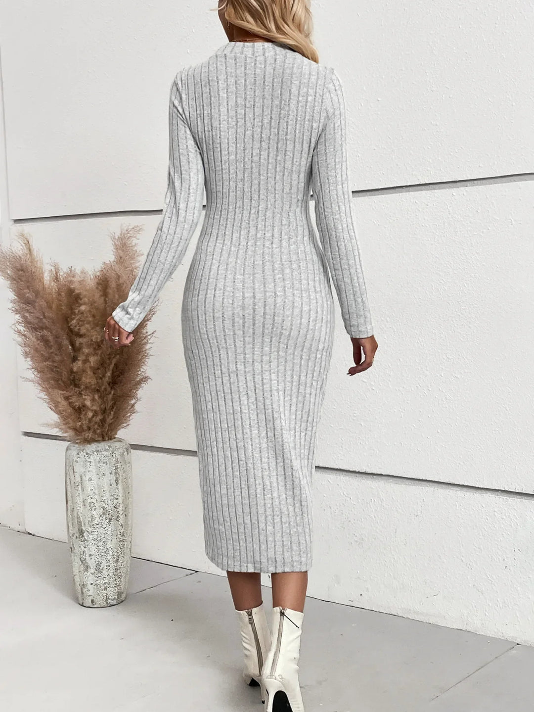 Women's elegant midi dress in ribbed fabric