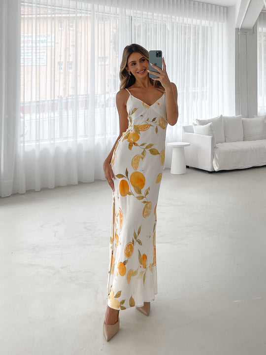 Shaela Jurk | Maxi Jurk | Fit-and-Flare | V-hals | Smalle Bandjes | Gele Print