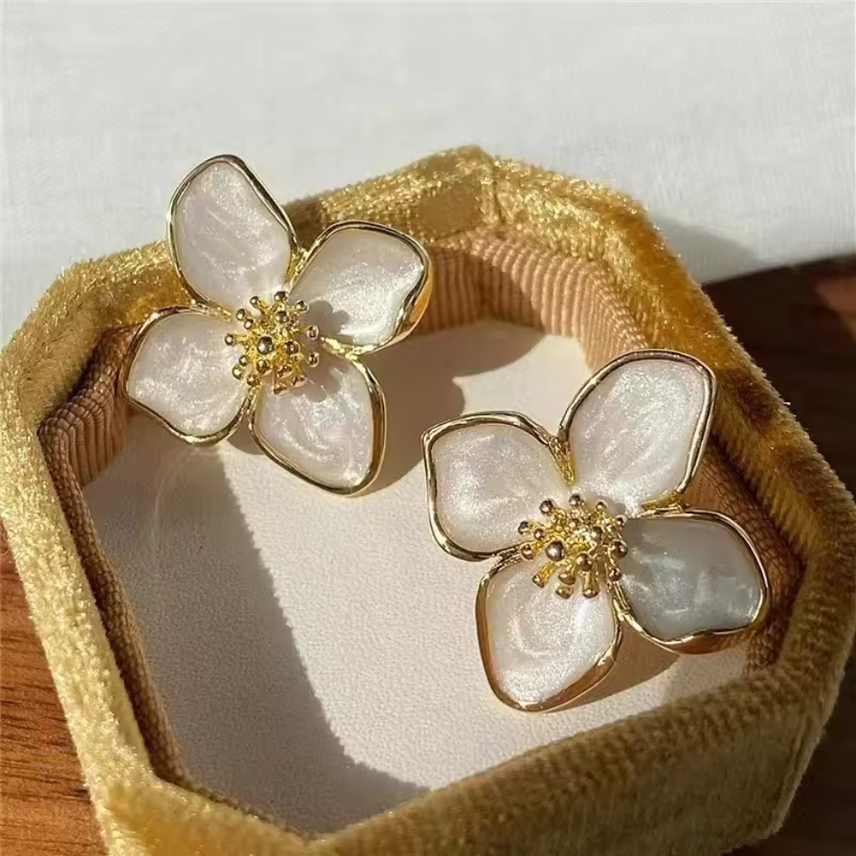 Lara | Elegant Romantic Flower Earrings for Women