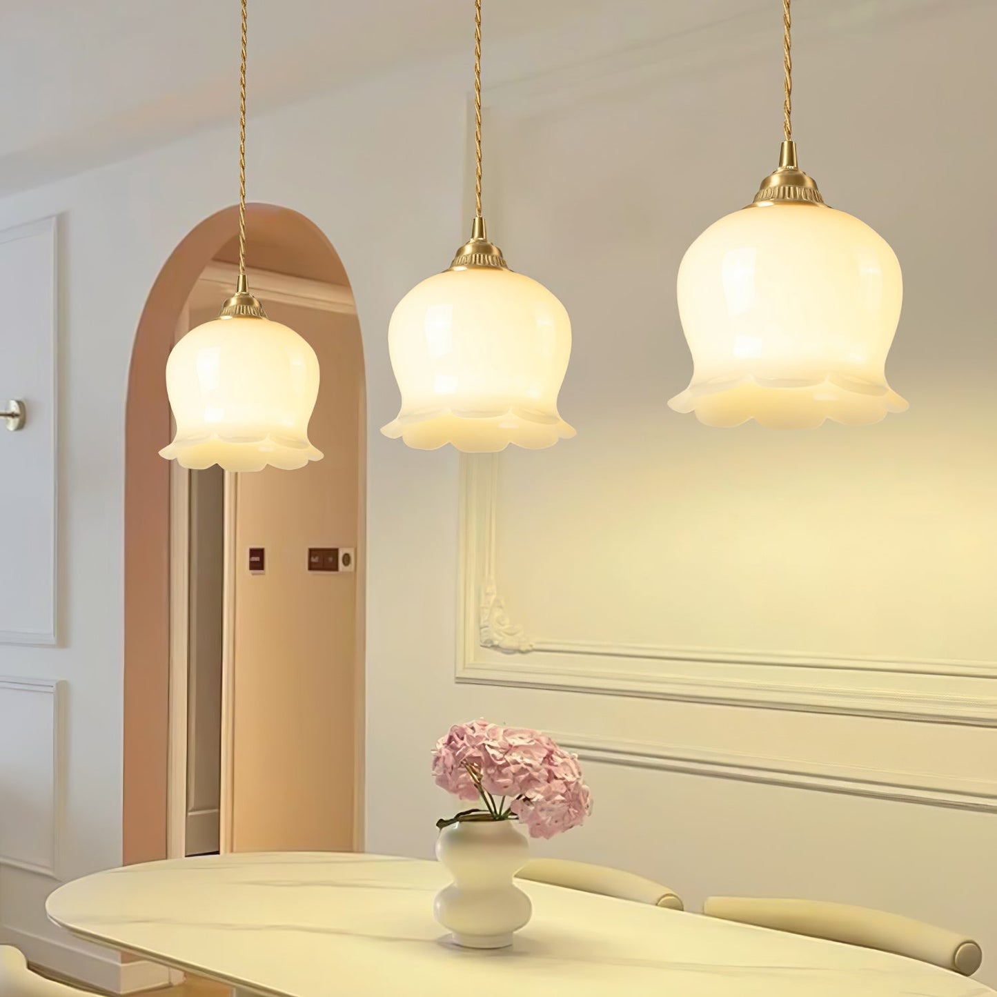 Valley Flower Pendant Lamp Floral Ceiling Light | Brass & Resin Design | E26/E27 Socket | Adjustable 150cm Hanging Cable