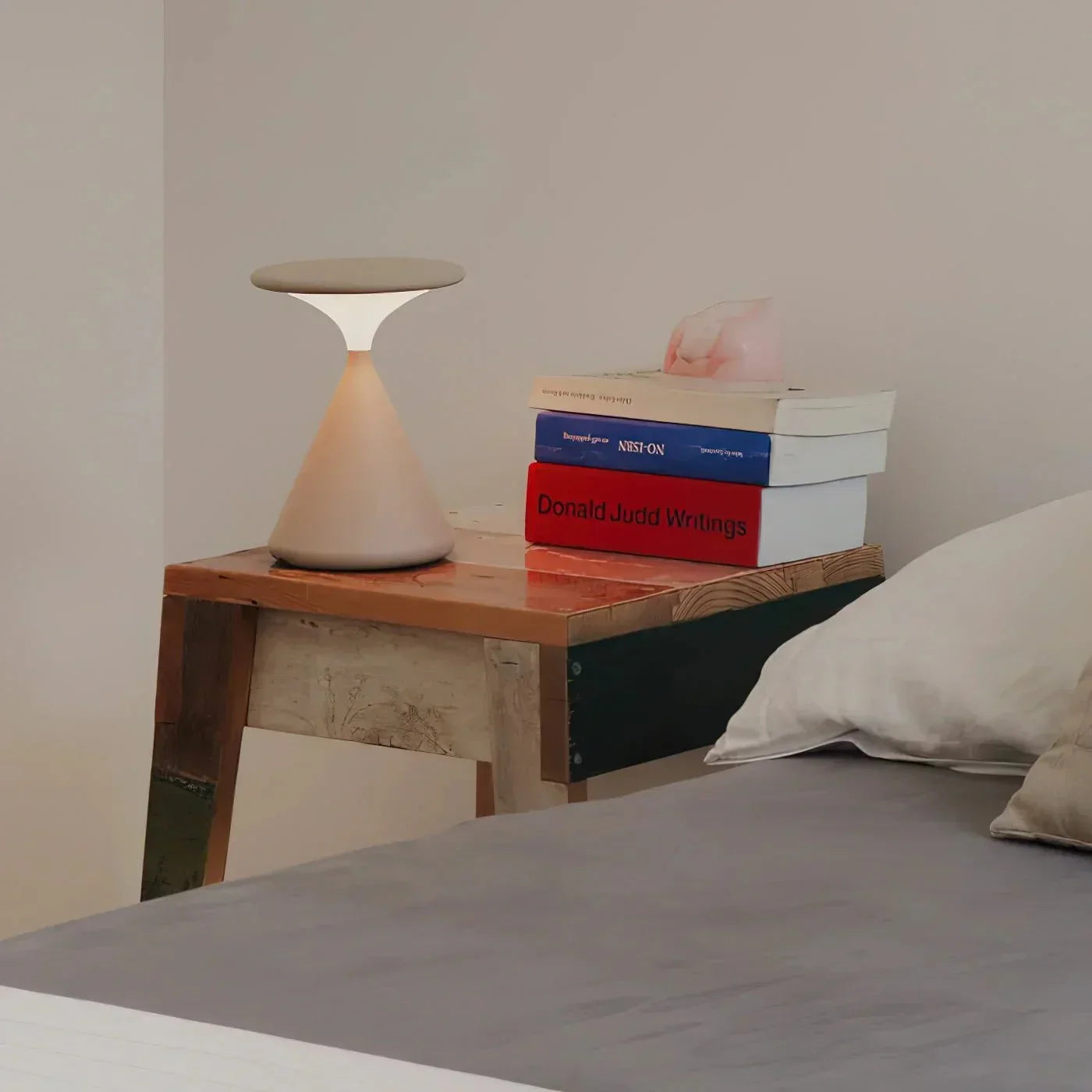 Aeron Hourglass Wireless Table Lamp