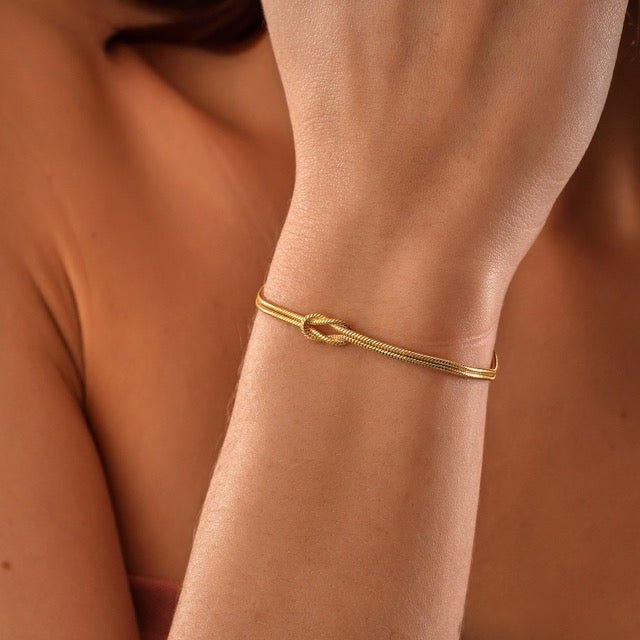 Elegant Minimalist Love Knot Bracelet for Women 