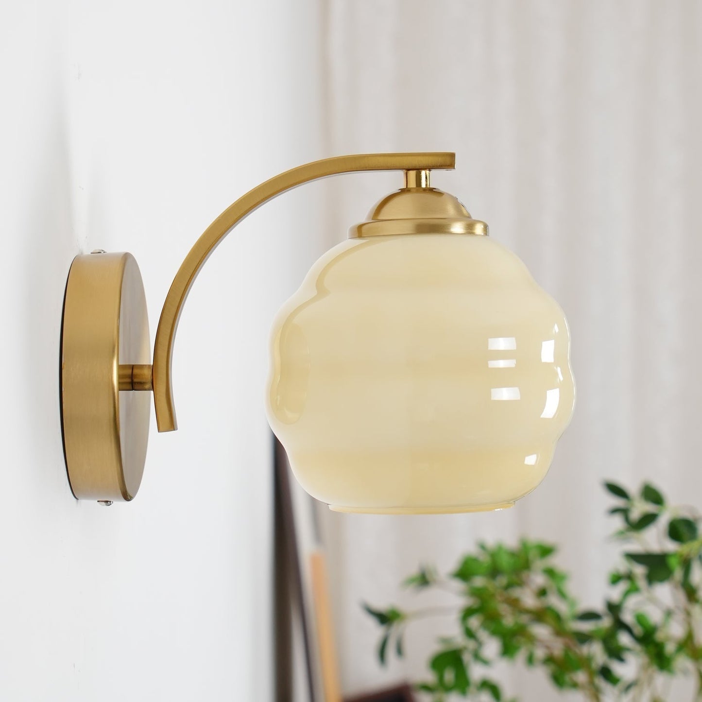 Art Deco Vintage Wall Lamp Glass Shade | Gold or Chrome Finish | E26 E27 LED Compatible | Classic Indoor Wall Lighting
