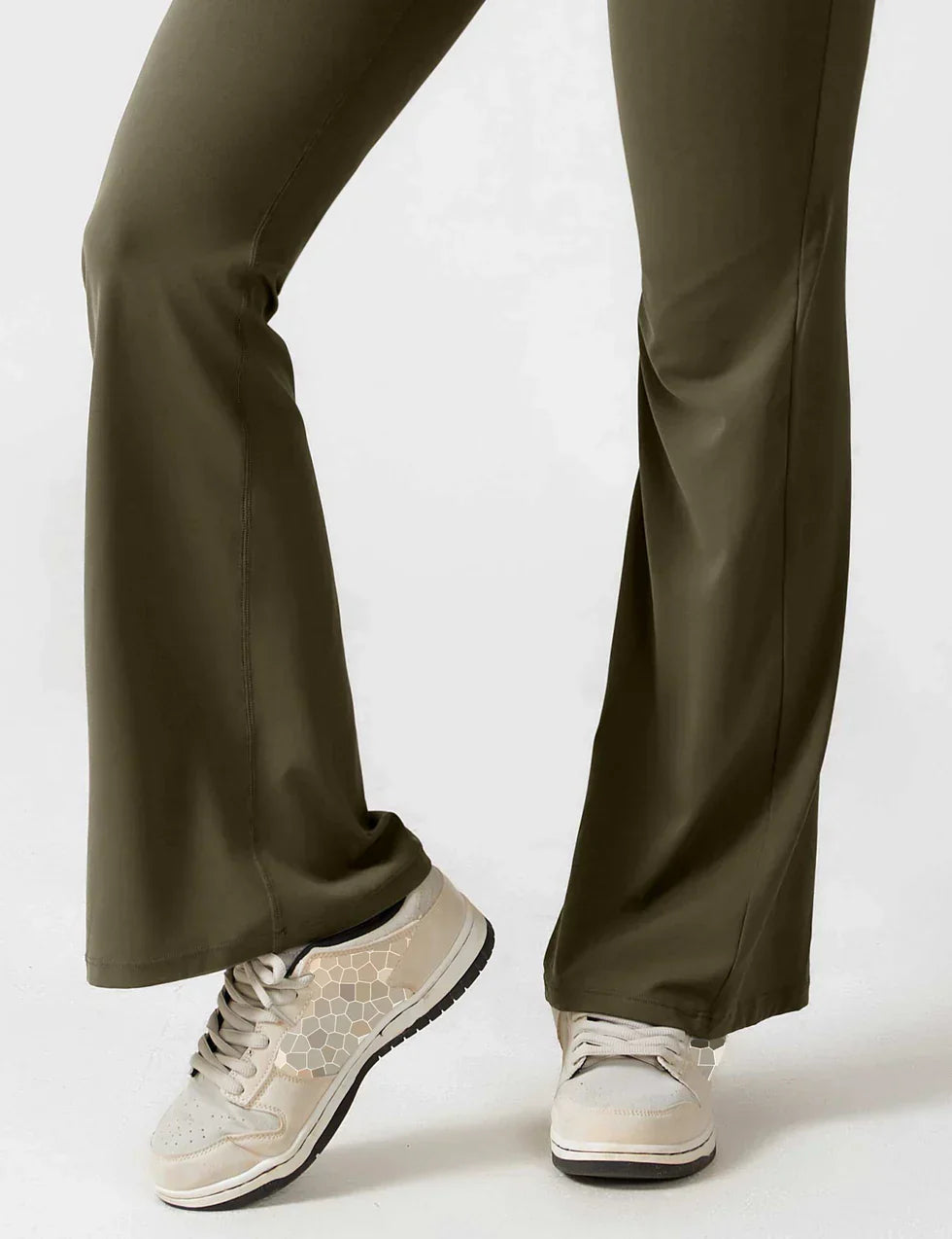 Women's Flared Jumpsuit with V-Back – Shaping &amp; Comfort for Every Day