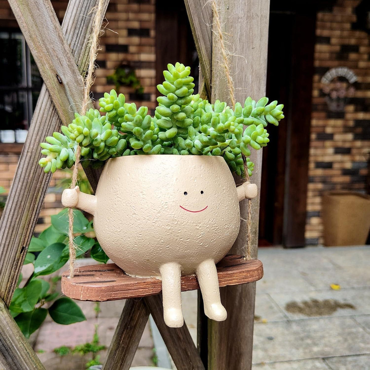 Smiley Hanging Planter Liva Swing | Resin Swing Plant Pot | Indoor Outdoor Decorative Accent | Balcony Garden Windowsill