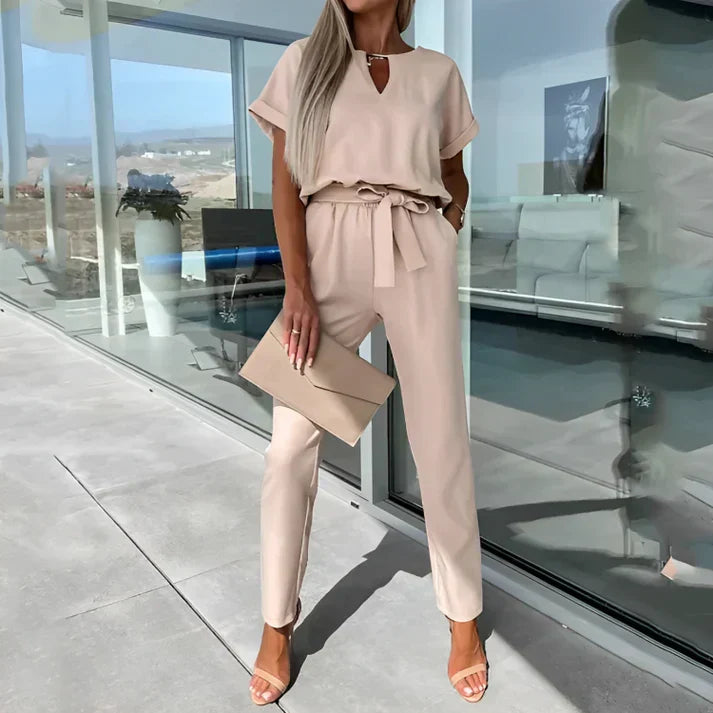 Elegant Women's Jumpsuit with Short Sleeves and Waistband