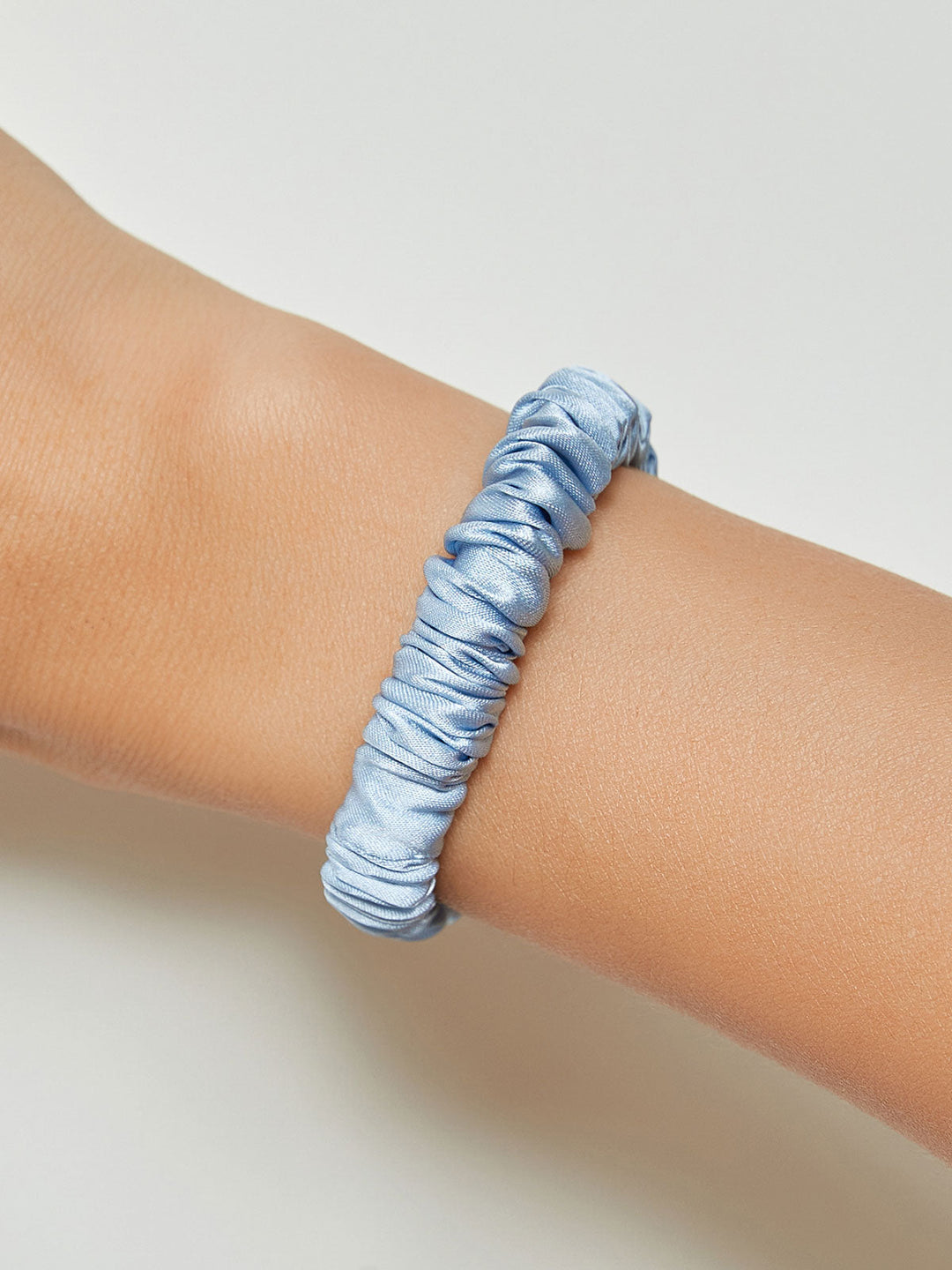 Arabelle - Delicate Stretch Design Women's Scrunchie