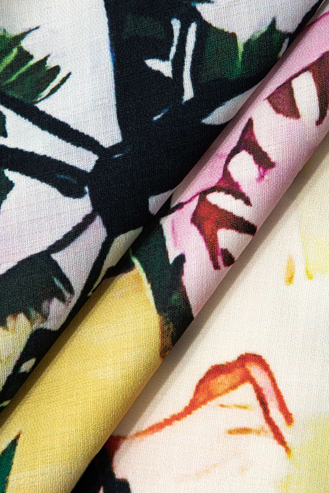 Saffron - Striking Tropical Print Women's Crop Shirt