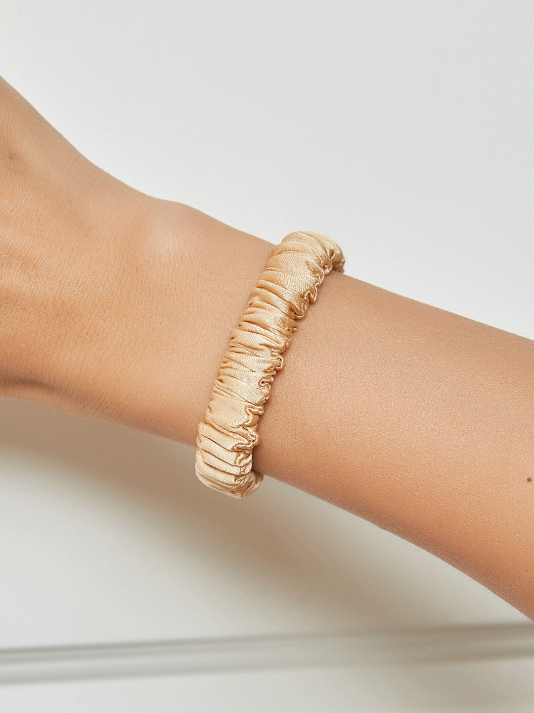 Arabelle - Delicate Stretch Design Women's Scrunchie