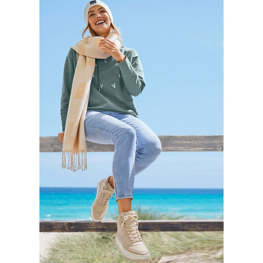 Winter Fringed Scarf for Women | Ideal for the Cold Season