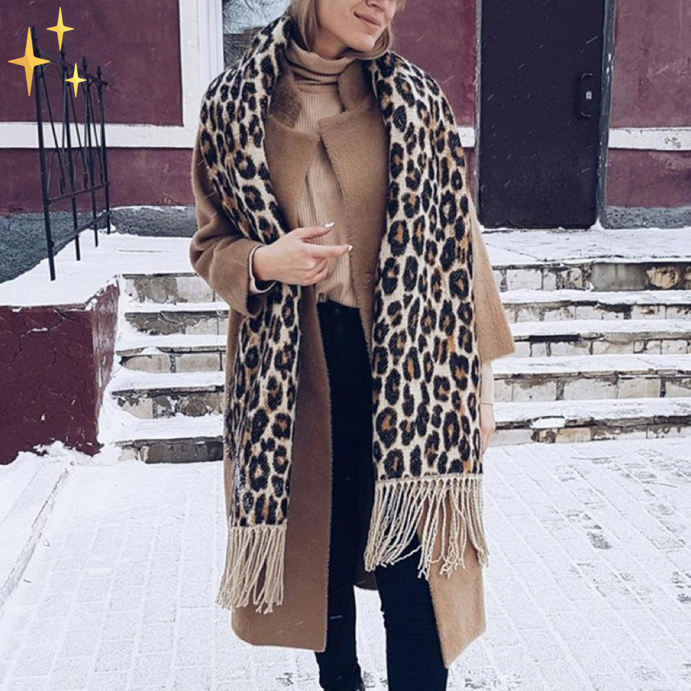Knitted Leopard Print Scarf for Women | Ideal for the Cold Season
