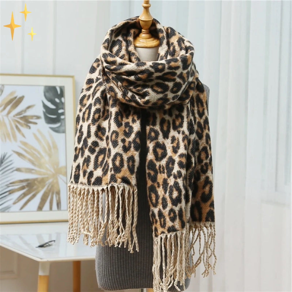 Knitted Leopard Print Scarf for Women | Ideal for the Cold Season