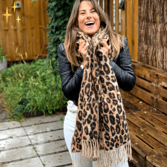 Knitted Leopard Print Scarf for Women | Ideal for the Cold Season