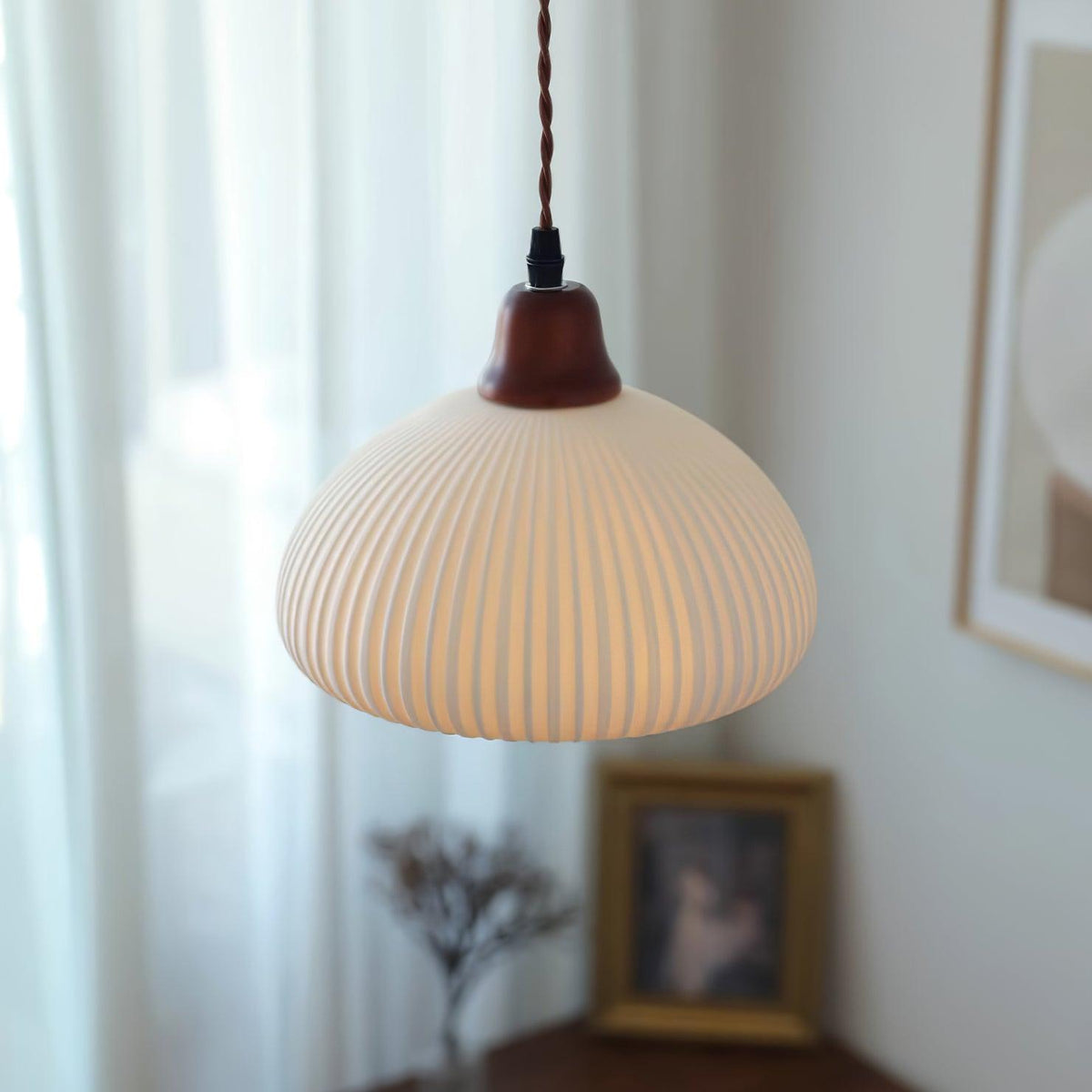 Ceramic Pendant Light for Dining Room & Bedroom | Scandinavian Oak Design | E26/E27 Socket | Rustic Minimalist Hanging Lamp